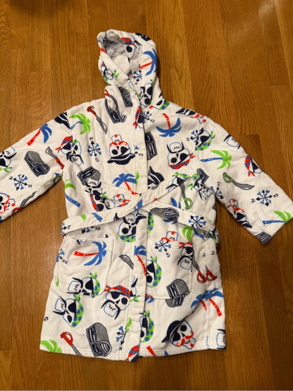 Boys St. Eve Pirate Swim Robe Hooded Cover Up Size Medium